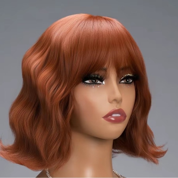 Auburn (Sunwashed Cherry) 9-inch Wavy Bob Wig - Picture 2 of 7